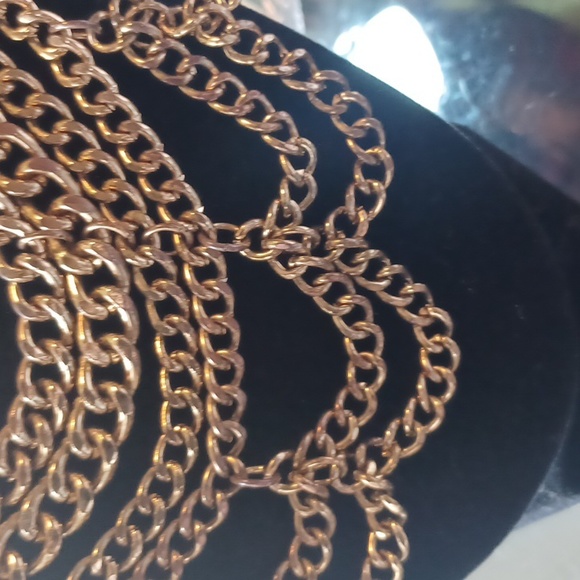 VINTAGE GOLDTONE NECKLACE - Picture 2 of 3